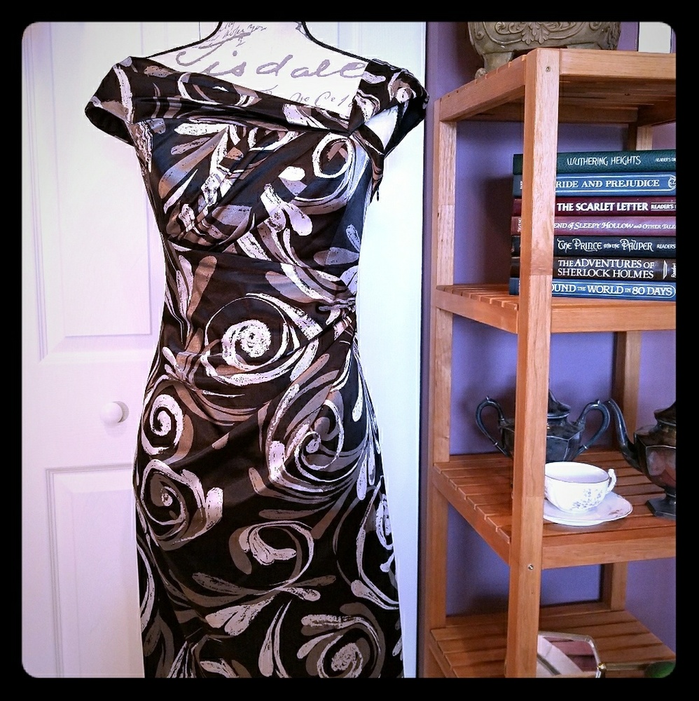 LIKE NEW - Maggy London Ruched satin asymmetrical